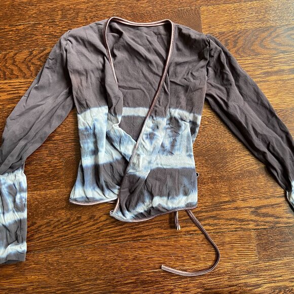 Adorable, brown with white detail wrap top - Picture 1 of 3